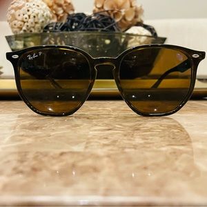 RAYBAN 4306 / Polished Light Havana / Dark Brown Lenses
